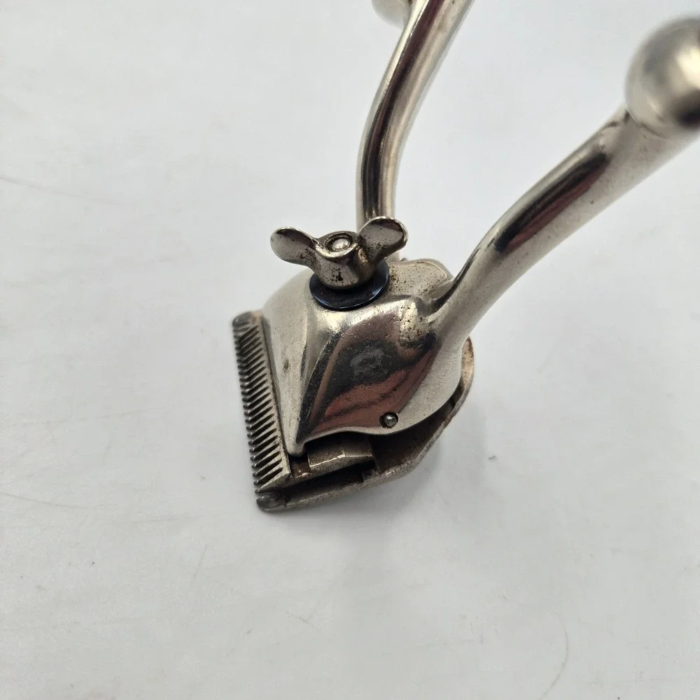 Vintage Thorobred 000 Manual Hair Clippers Barber Shop Decor Antique Hand Tool